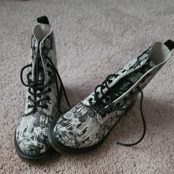 Doc Martens Floral Slime - RARE - LIKE NEW - Picture 5 of 7